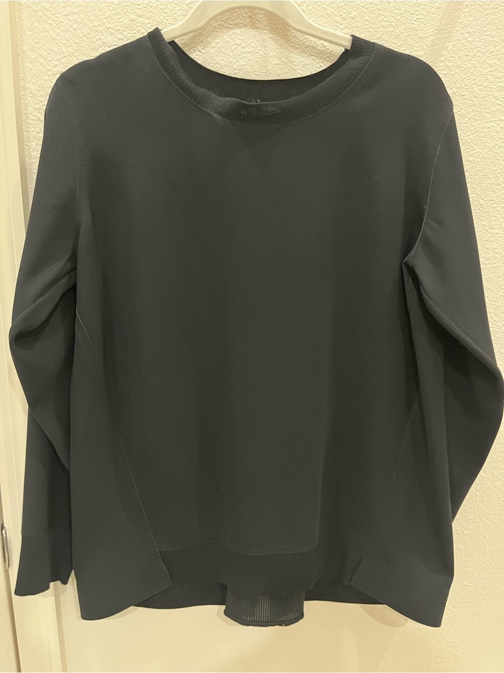 VINCE women's Black Crewneck Long-Sleeve Top XS